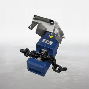 Talurit® A blue mechanical device, recognized as the CC 40T - Chain Cutter, features a metal top and a black chain wrapped around it. The cutter, ideal for mechanical splicing of wire rope, is labeled accordingly, and its metal part forms part of the clamping mechanism. The background is plain white. © Copyright Talurit AB. All rights reserved.